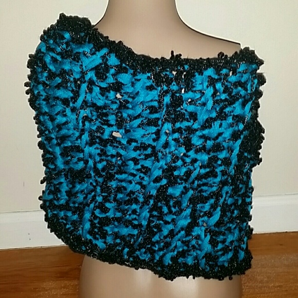 Handmade shawl - Picture 2 of 3