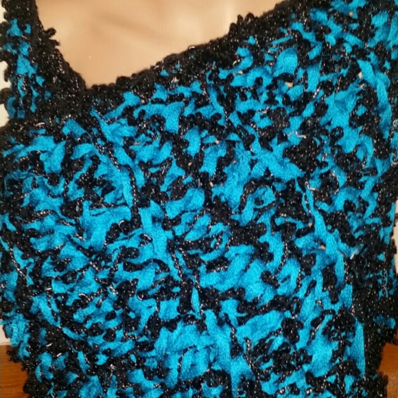 Handmade shawl - Picture 3 of 3