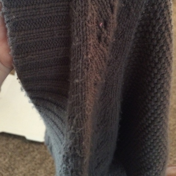 Knitted vest. - Picture 2 of 3