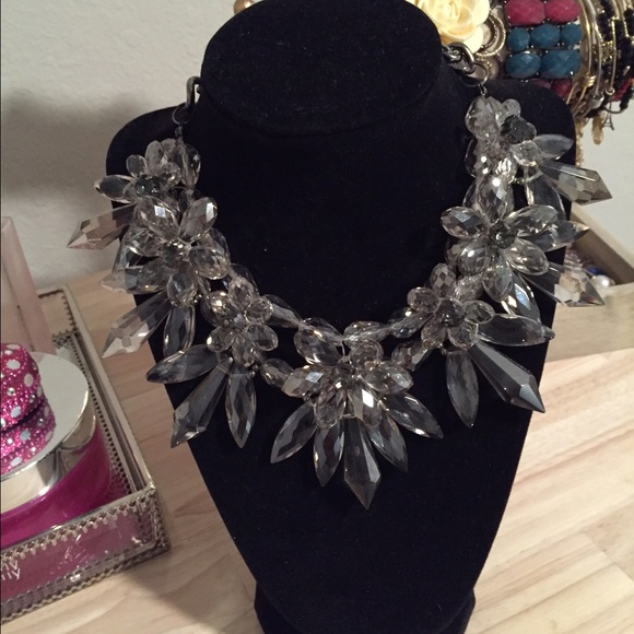 ✨ Beautiful Statement Necklace ✨