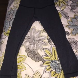 Lululemon dark gray crop leggings