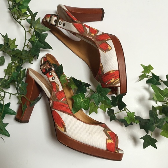 Shoes - Floral peep toe pumps