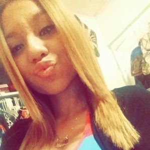 Meet your Posher, Tania