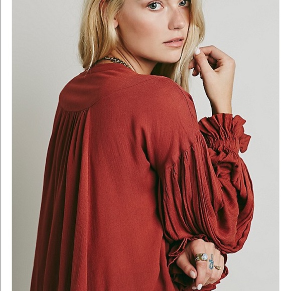 ❤️SOLD❤️Free People  Lace Up Extreme Sleeves Top - Picture 3 of 4