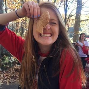 Meet your Posher, Hallee