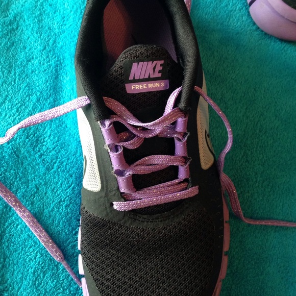 Nike Running Shoes - Picture 2 of 4