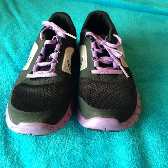 Nike Running Shoes - Picture 3 of 4