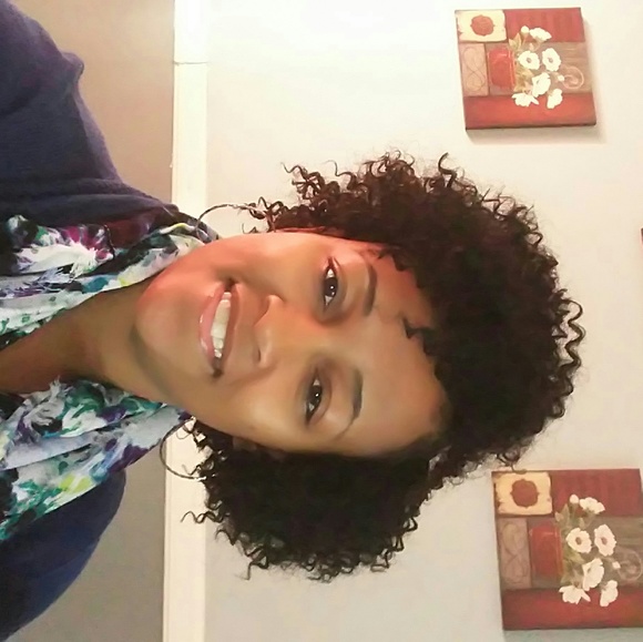 Meet your Posher, Niya - Picture 1 of 1