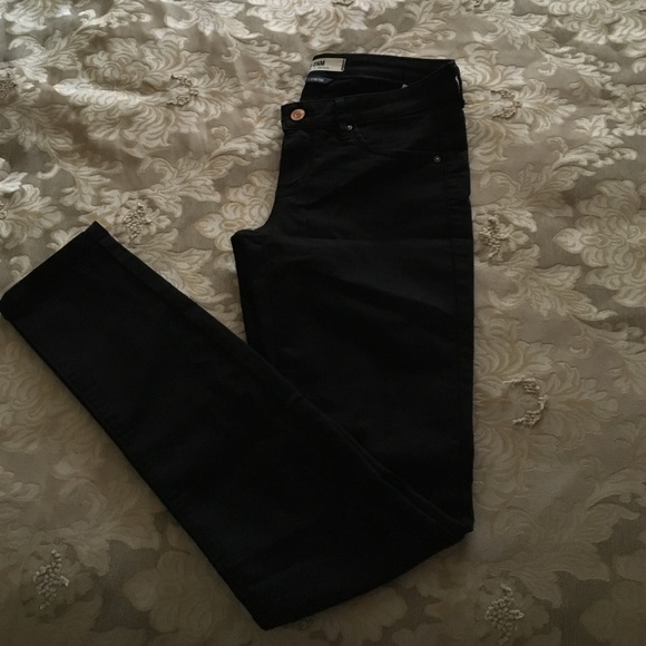 NEW Black Jegging