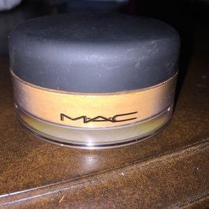 Mac foundation💢traded💢