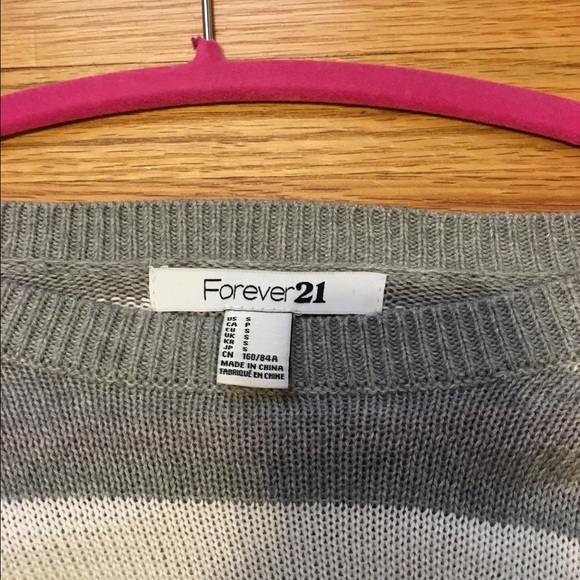 Grey and white striped sweater - Picture 2 of 3
