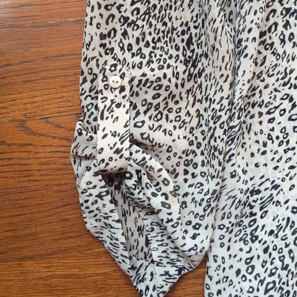 Cheetah Print Button Down Blouse - Picture 3 of 4