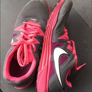 Nike tennis shoes