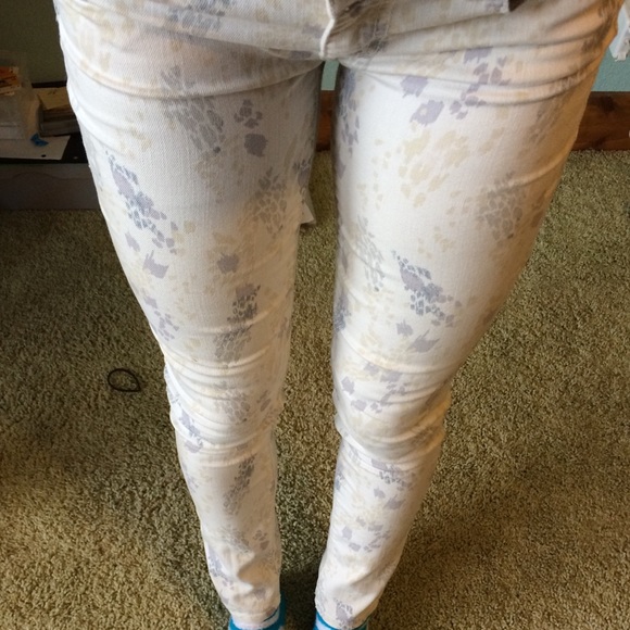 Cream, pattern American eagle skinny jeans - Picture 1 of 3