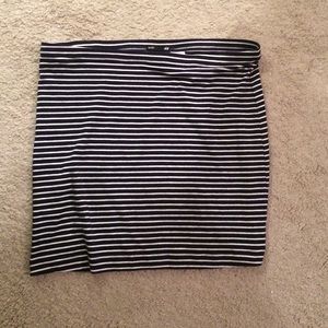 H and m mini skirt