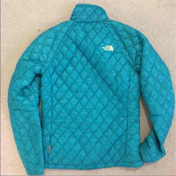 🚫SOLD🚫The North Face Thermoball size small - Picture 3 of 4
