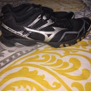 MIZUNO VOLLEYBALL SHOES