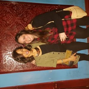 Meet your Posher, Leslie