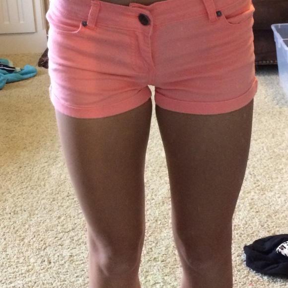 Peach shorts - Picture 3 of 4