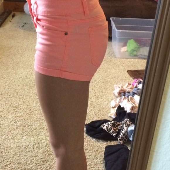 Peach shorts - Picture 4 of 4