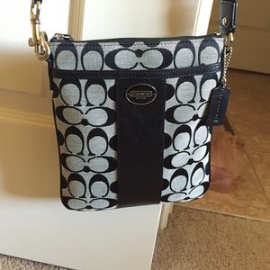 Black Coach Crossbody Purse.