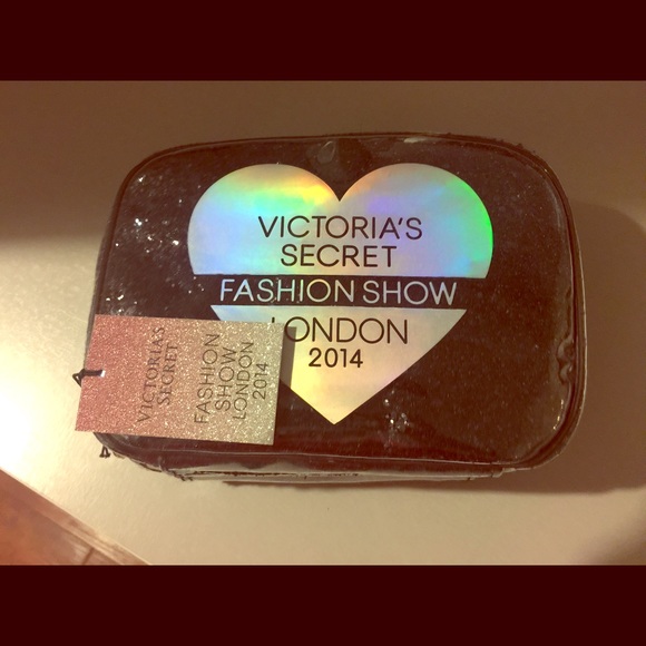 Victoria secret makeup bag 👍