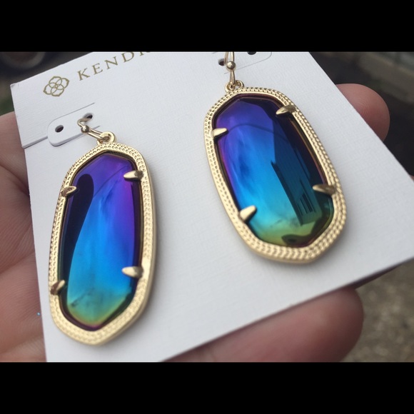 Kendra Scott Jewelry - Kendra Scott Elle Earrings in Black Iridescent