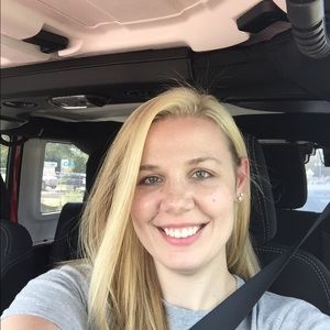 Meet your Posher, Stephanie