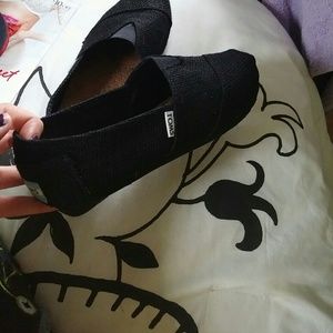 Toms size 9