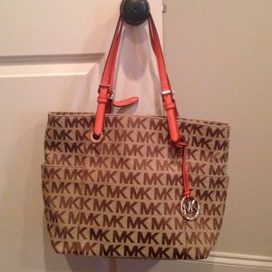Michael Kors Jetset bag