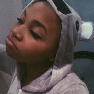 Meet your Posher, Clarese