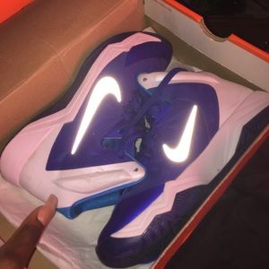 Womans Nike ZM HyperQuickness Basketball (Sz7.5)