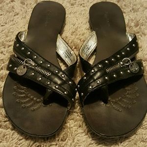 Black zigi soho sandals