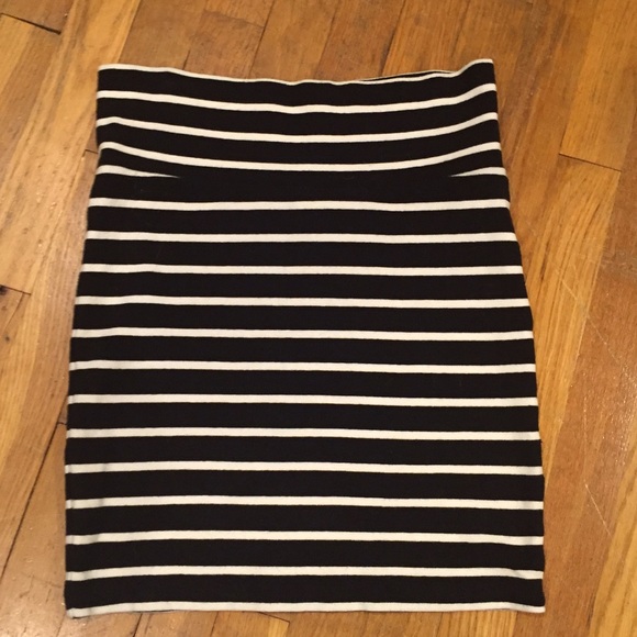 3 high waisted stretch mini skirts sz L - Picture 4 of 4