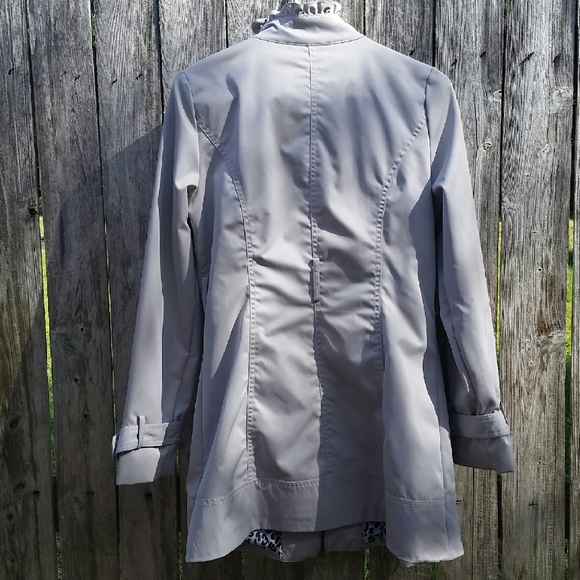 Light gray jacket - Picture 3 of 3