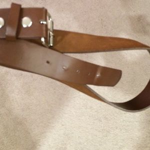 Leather belt size xl or l