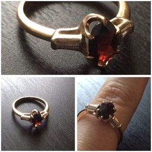 Gorgeous garnet ring with diamonds
