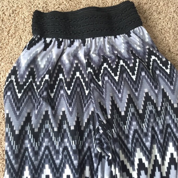 Aztec Pattern Pants Size Small - Picture 3 of 4