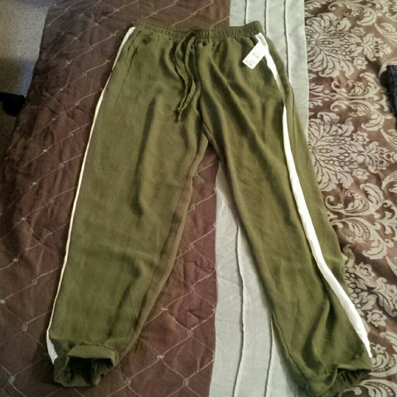 Green & white thin joggers
