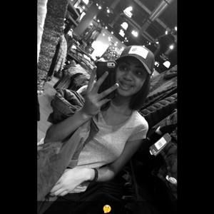 Meet your Posher, Milagros