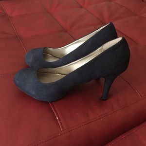 Navy blue shade heels