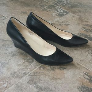 Nine West Black Leather wedge heeled pumps