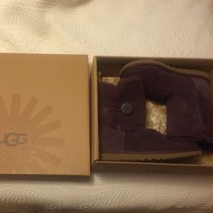 Size 6 Bailey Button Purple Uggs!