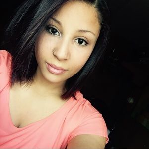 Meet your Posher, Alexis