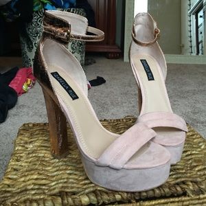 Blush and rose gold foil heel