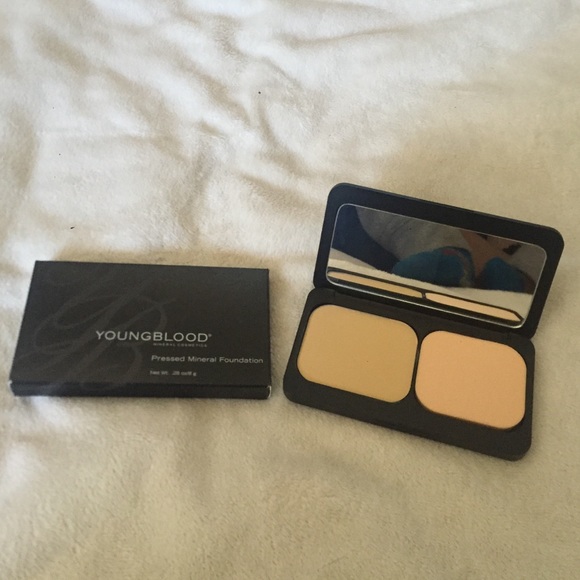 Makeup pressed foundation