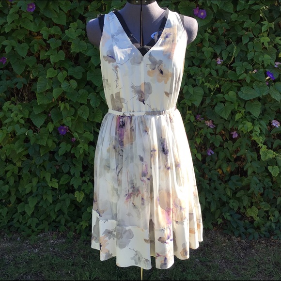 Floral sleeveless dress