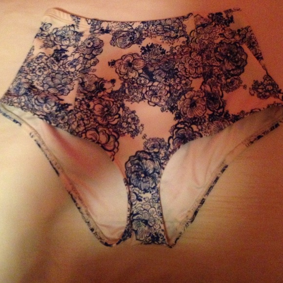 American Apparel High-waist swim brief - Picture 2 of 2