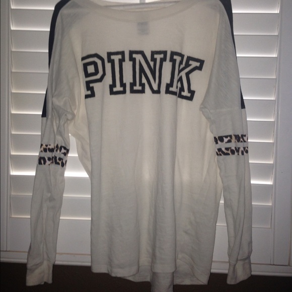 VS Pink Varsity crew neck white