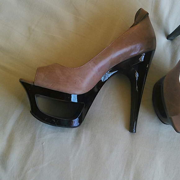 Jessica Simpson Heels - Picture 2 of 3